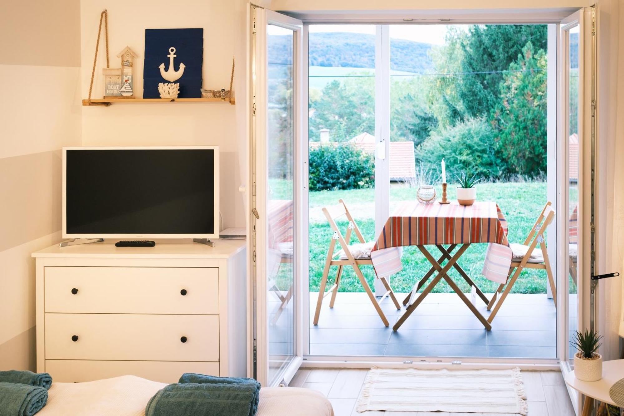 Kismano Apartman Орфю Экстерьер фото
