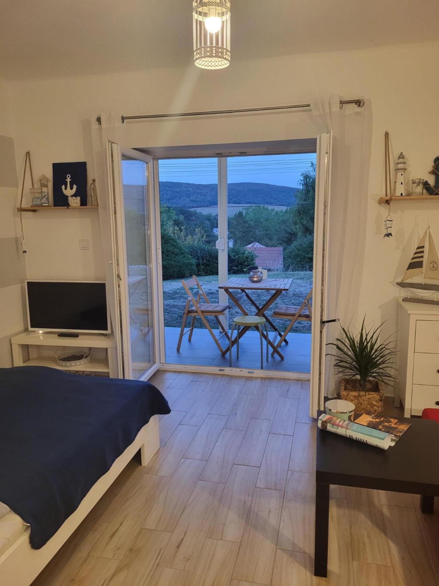 Kismano Apartman Орфю Экстерьер фото